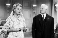 Die großen Familien – Adèle (Annie Ducaux) berichtet ihrem einflussreichen Mann Noël (Jean Gabin) von dem neuesten Skandal, der die Familie heimsucht.