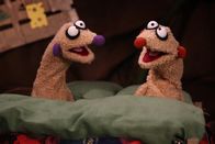 Unser Sandmännchen – Jan & Henry können nicht schlafen gehen, bevor sie nicht all ihren Kuscheltieren eine â€žGute Nachtâ€ś gewünscht haben. Damit das aber nicht zu lange dauert, singen sie kurzerhand ein Schlaflied für alle.