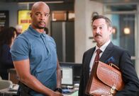 Lethal Weapon – (v.li.) Damon Wayans (Det. Roger Murtaugh), Thomas Lennon (Leo Getz).