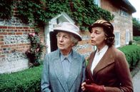 Miss Marple – Miss Marple (Joan Hickson) and Dolly Bantry (Gwen Watford)