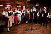 Potzmusig – Potzmusig mit Jodel, Blasmusik und Saitenklang Jugendchor jutz.ch Im Sopran Lena Lüthi, Jana Waldis und Corinne Utzinger, im Alt Leonie Kölbener, Nadine Studer und Anna Kölbener, im Tenor Louis Fedier und Manuel Polli, im Bass Timo Waldmeier und Jakob Hochuli Copyright: SRF/eastdesign.ch/Nicolas Senn