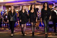 Crazy Ex-Girlfriend – v.l.n.r.) Paula (Donna Lynne Champlin); Rebecca (Rachel Bloom); Valencia (Gabrielle Ruiz); Heather (Vella Lovell)