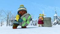 Snowsnaps' Winterspiele – Mit ungewöhnlichen Mitteln wird â€śDrei gewinntâ€ť gespielt.