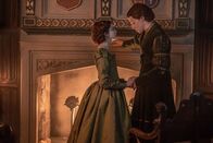 The Spanish Princess – Katharina von Aragon (Charlotte Hope, l.); Henry VIII. (Ruairi O'Connor, r.)