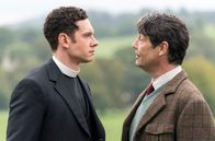Grantchester – Will Davenport (Tom Brittney, l) und Thomas Davenport (Nathaniel Parker).