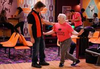Call Me Kat – Glen (Jon Briddell, l.); Phil (Leslie Jordan, r.)
