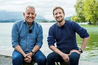 Donnschtig-Jass – Badewannenrennen in Cham: (v.li) Röbi Koller und Stefan Büsser