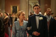 Vienna Blood – Der neue Fall führt Max Liebermann (Matthew Beard, M.) und Clara Weiss (Luise von Finckh, l.) zusammen mit Oskar Rheinhardt (Juergen Maurer, r.) in ein exquisites Wiener Casino und in große Gefahr.