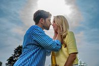Sturm der Liebe – Henry (Elias Reichert, l.) und Larissa (Vivien Wulf, r.) werden ein Paar.