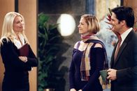 Dharma & Greg – Thomas Gibson als Greg Montgomery (r.), Jenna Elfman als Dharma Finkelstein Montgomery (M.)