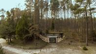 Lost Places – Versteckt im Wald liegt der Bunker von Podborsko, wo wahrscheinlich taktische Atomwaffen gelagert wurden. Der Codename der Anlage lautete ‚Äû3001‚Äú.
