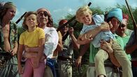 Pippi Langstrumpf – Annika (Maria Persson) und Tommy (Pär Sundberg) werden im letzten Moment von den Seeräubern gefangen. Wird Pippi auch ihre Freunde befreien können?