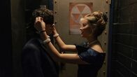 Hysteria! – Beim Homecoming-Ball mit Judith (Jessica Treska) nimmt der Abend für den schwerverknallten Dylan (Emjay Anthony) eine düstere Wendung.