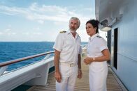 Das Traumschiff – Hanna Liebhold (Barbara Wussow) bittet Staff-Kapitän Martin Grimm (Daniel Morgenroth) um einen Gefallen.