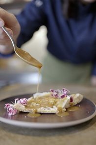 Zu Tisch mit Lucie - Kitchen Hacks – Frisches Salzkaramell an Baguette