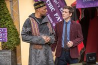 Inspector Barnaby – Was haben Gerard King (Colin Salmon, l.) und Jonas Wakefield (Cian Barry, r.) zu besprechen?