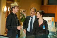 Justified – Timothy Olyphant, Mel Fair (Nelson Dunlop), Carla Gugino