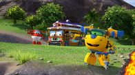 Super Wings – Donnie und Jett leiten die flüssige Lava um, damit der Bus durchkommt.