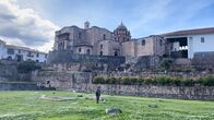 Mythos - Die größten Rätsel der Geschichte – Einst war der Tempel Coricancha im peruanischen Cusco mit Gold ausgekleidet. Heute stehen nur noch die Grundmauern des Inkaheiligtums.
