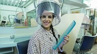 Märchenreise – Moderatorin Clarissa Corrêa da Silva das Friseurmuseum in Neu-Ulm