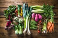 Re:: Experiment Stadtfarm – Local market fresh vegetable, garden produce, clean eating and dieting concept.