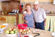 Zu Tisch ... – Concha und Balero San Canuto leben am Ufer des Albufera-Sees, aus dem auch die Aale stammen, die es heute Mittag geben wird.