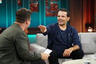 Chris du das hin? – Chris Tall (l.); Steffen Henssler (r.)