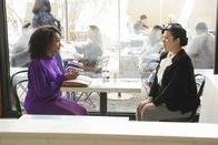 All Rise - Die Richterin – Lola Carmichael (Simone Missick, l.); Sherri Kansky (Ruthie Ann Miles, r.)