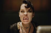 Blade: Trinity – Die Vampirfürstin Danica Talos (Parker Posey) erweckt den Urvater ihrer Gattung, Graf Dracula, zu neuem Leben ...