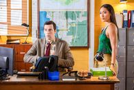 Death in Paradise – L-R: DI Neville Parker (Ralf Little) und Florence Cassell (Joséphine Jobert)