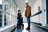 Silent Witness – Clarissa Mullery (Liz Carr, l.); Dr. Jack Hodgson (David Caves, r.)