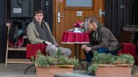 Sturm der Liebe – Der enttäuscht Philipp (Robin Schick, l.) kommt durch Roland (Steffen Wink, r.) auf eine Idee.; ARD STURM DER LIEBE FOLGE 4296 Uhr im ERSTEN. Der enttäuscht Philipp (Robin Schick, l.) kommt durch Roland (Steffen Wink, r.) auf eine Idee.