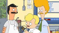 Bob's Burgers – Louise möchte beim Show & Tell unbedingt einen drauflegen und erzählt ihrer Klasse, dass ihr Vater Bob (l.) für seine Burger menschliche Überreste benutzen würde. Es dauert nicht lang, bis Prüfer vom Gesundheitsamt im Restaurant auftauchen ...