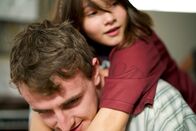 Aftersun – Callum (Paul Mescal) und seine Tochter (Frankie Corio) verbindet eine tiefe, innige Liebe und Verbundenheit.