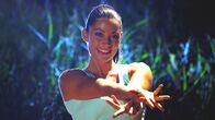 Tele-Gym – Mit den Dance Workouts wird der gesamte Körper von Kopf bis Fuß trainiert. Die acht Folgen haben unterschiedliche Schwierigkeitsstufen und verschiedene tänzerische Stilrichtungen: von der klassischen Dance-Aerobic über sexy Latino bis hin zu erdigen Afro-Kombinationen und hippen Funk-Moves.