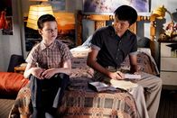 Young Sheldon – L-R: Sheldon Cooper (Iain Armitage), Tam (Ryan Phuong).