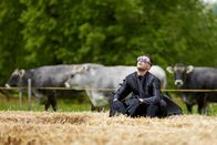 Die Alm - Promischweiß und Edelweiß – Titel: Die Alm; Staffel: 2021; Person: Aaron Hundhausen; Copyright: ProSieben/Benjamin Kis; Fotograf: Benjamin Kis; Dateiname: 2248471.jpg; Rechtehinweis: Dieses Bild darf bis eine Woche nach Ausstrahlung honorarfrei fuer redaktionelle Zwecke und nur im Rahmen der Programmankuendigung verwendet werden. Spaetere Veroeffentlichungen sind nur nach Ruecksprache und ausdruecklicher Genehmigung der Seven.One Entertainment Group GmbH moeglich. Nicht fuer EPG! Verwendung nur mit vollstaendigem Copyrightvermerk. Das Foto darf nicht veraendert, bearbeitet und nur im Ganzen verwendet werden. Es darf nicht archiviert werden. Es darf nicht an Dritte weitergeleitet werden. Aneinanderreihung/Zusammenlegung/Kopplung von Bildern zum Zweck der Erstellung von Slide-Shows o.ä. nicht gestattet; Verbindung/Einfügen/Anfügen von Werbung nicht gestattet. Bei Fragen: foto@seven.one Voraussetzung fuer die Verwendung dieser Programmdaten ist die Zustimmung zu den Allgemeinen Geschaeftsbedingungen der Presselounges der Sender der Seven.One Entertainment Group GmbH.