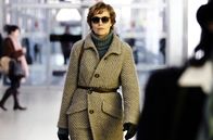 Zwei Leben – Norwegen im Jahr 1990: Katrine (Juliane Köhler) hat scheinbar ihr Familienglück gefunden. Dennoch verbirgt sie ein großes Geheimnis ...