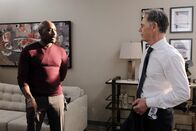 Atlanta Medical – Dr. Barrett Cain (Morris Chestnut, l.); Dr. Randolph Bell (Bruce Greenwood, r.)
