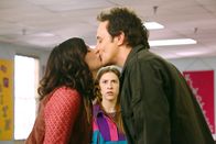 The Middle – Reverend Tammy (Casey Wilson, l.); Sue (Eden Sher, M.); Reverend TimTom (Paul Hipp, r.)