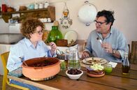 Köstliches Apulien – Emanuella Pignatelli und ihr Mann beim Mittagessen in Castellana Grotte