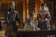 Die Musketiere – (v.l.n.r.) Rochefort (Marc Warren); Königin Anne (Alexandra Dowling); Marguerite (Charlotte Salt)