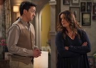 Man with a Plan – Lowell (Matt Cook, l.); Andi Burns (Liza Snyder, r.)