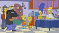 Die Simpsons – Bart (3.v.l.); Lisa (3.v.r.); Marge (2.v.r.); Homer (r.)