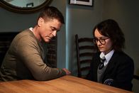 Wild Bill – Bill (Rob Lowe) macht sich Sorgen um seine Tochter Kelsey (Aloreia Spencer).