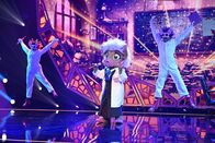 The Masked Singer – Person: Professorin Dr. Dr. Schweinstein;