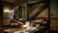 Elementary – Um seinen Vater endlich loszuwerden, stimmt Holmes (Jonny Lee Miller) zu, seinem Vater bei einer Sache zu helfen, damit dieser im Tausch nach Hause fährt ...