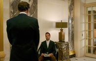 Elementary – Genervt von der ständigen Anwesenheit seines Vaters, versucht Holmes (Jonny Lee Miller), ihn irgendwie wieder los zu werden ...