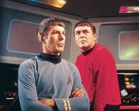 Raumschiff Enterprise – L-R: Spock (Leonard Nimoy) and Scotty (James Doohan)