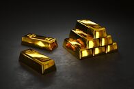 Business Insider – Ein Haufen Goldbarren auf schwarzem Hintergrund. Schlaue Edelmetalle für Anlagen oder Reserven